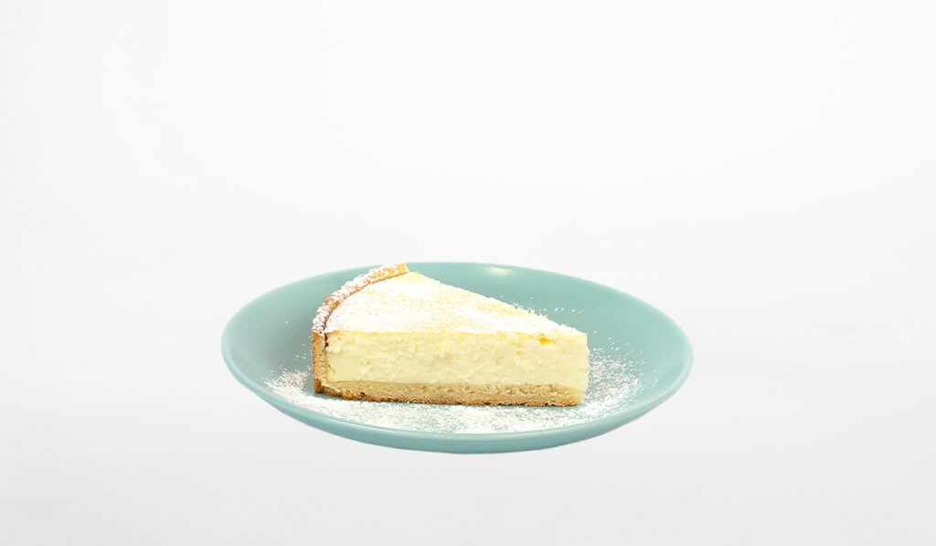 Stück Käsekuchen auf einem Teller bei Lilli’s-Bowls